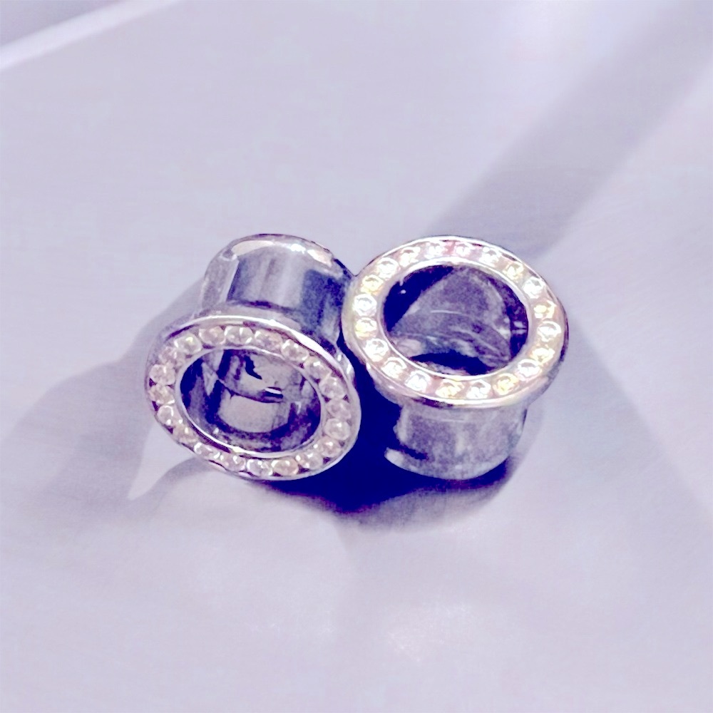 Anatometal Titanium Gemmed Eyelet (unisex)